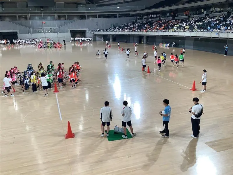 ハードルリレー　高3🥇応援のボルテージが上がります！