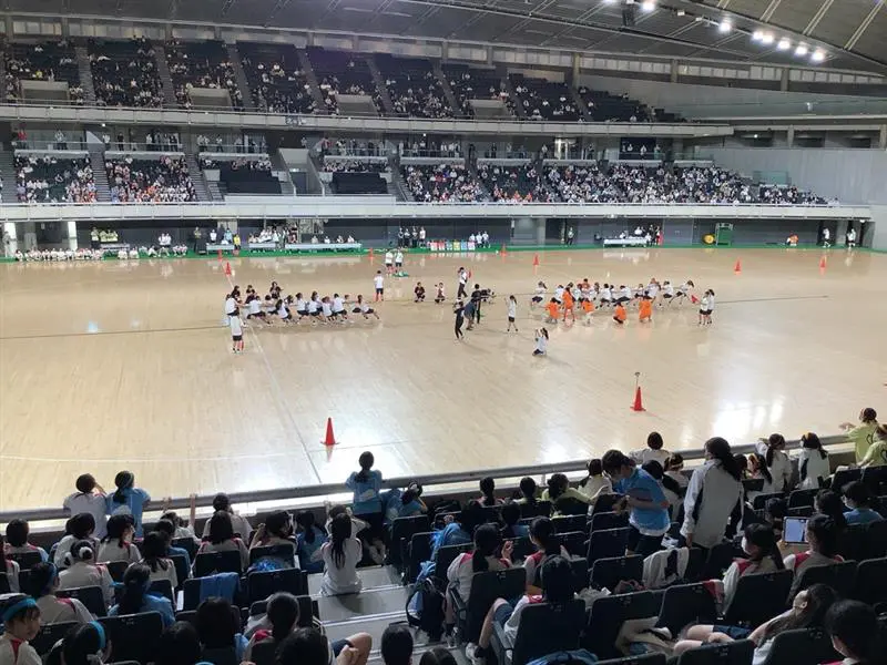 高校綱引き　 高2🥇会場がどっと湧きました！高2さん力持ち💪